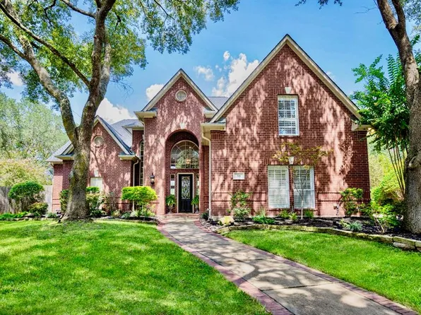 30 Martins Way, Sugar Land, TX 77479