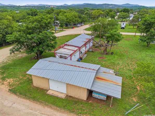 110 LINNEY DR, Medina, TX 78055