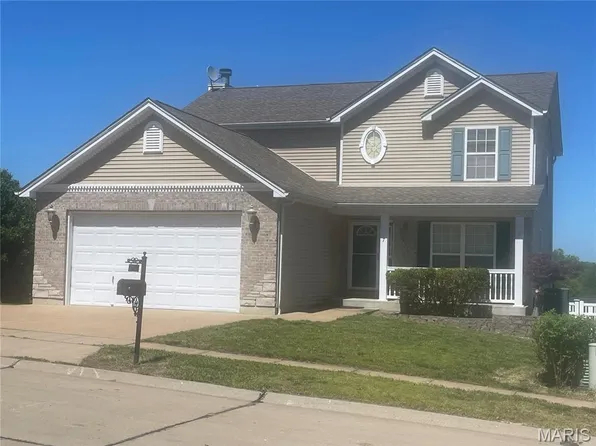 7 Winter River Ct, Fenton, MO 63026