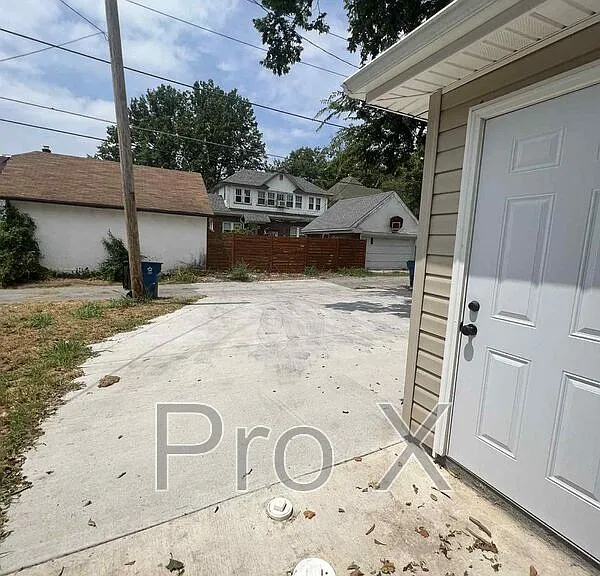 206 N Wall Ave — Photo 11