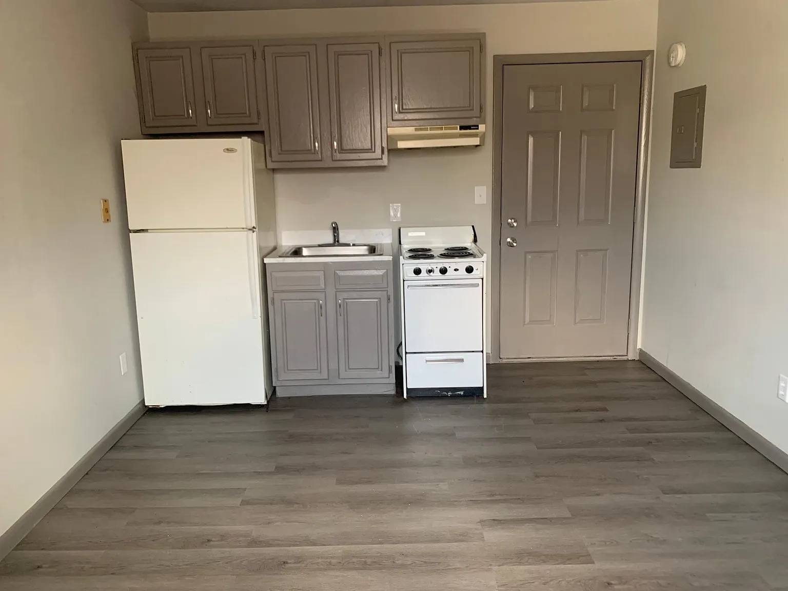Studio, 250 sqft, $675 — Photo 4