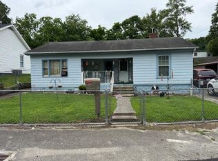 144 N Plum St, Irvine, KY 40336