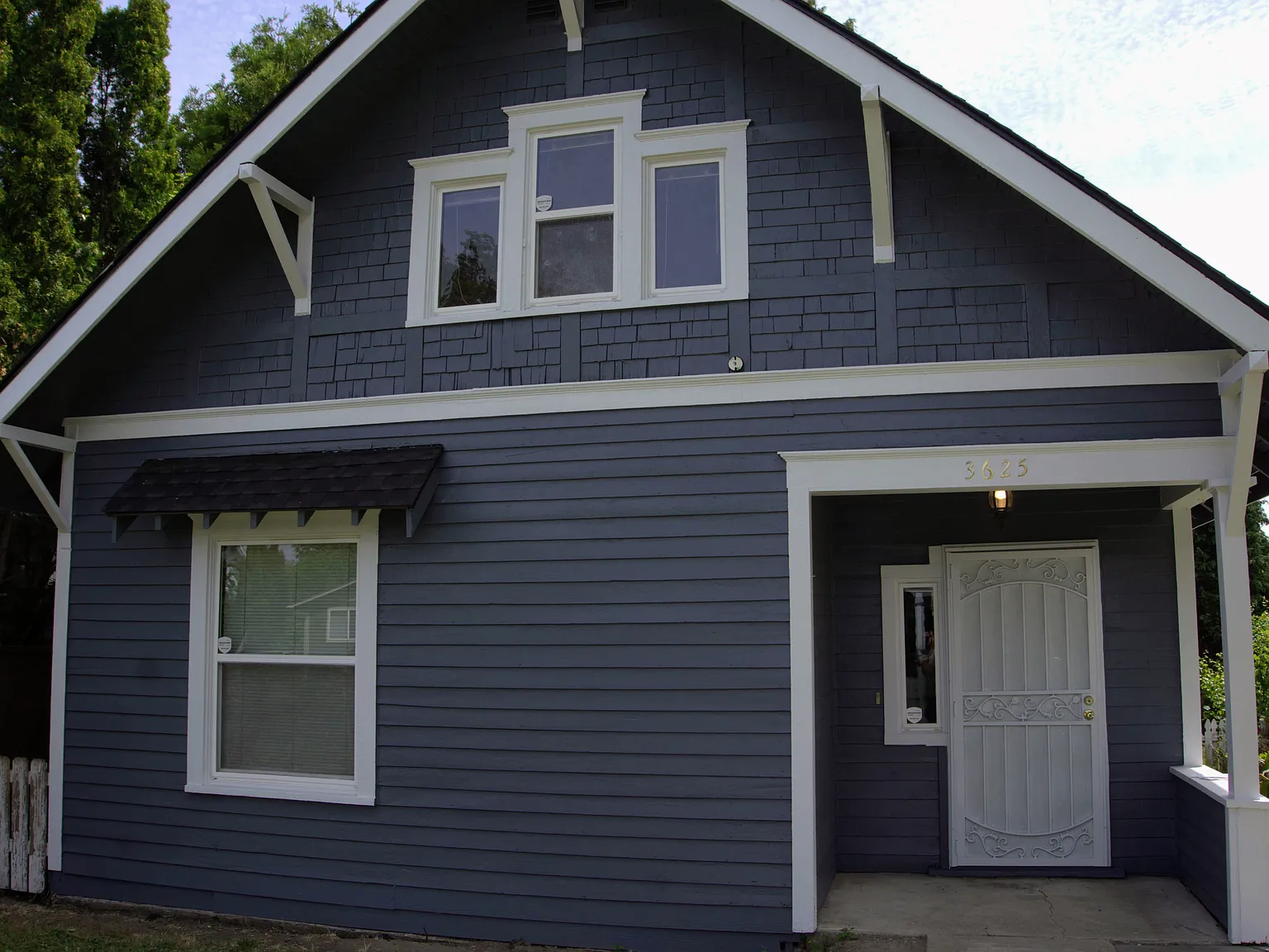 3 bed, 1.5 bath, 1136 sqft, $2,575 — Photo 2