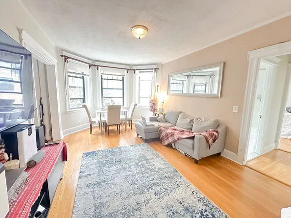 120 Riverway APT 12A, Boston, MA 02215