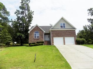 489 Colonial Hills Dr, Lillington, NC 27546