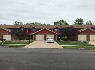 8327 Fairbanks St APT 4B, Crown Point, IN 46307