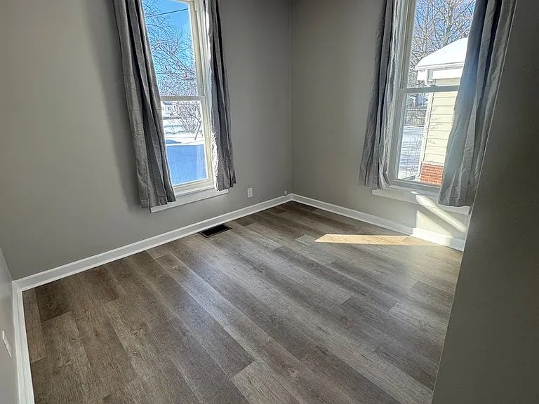 122 W Wiley Ave — Photo 8