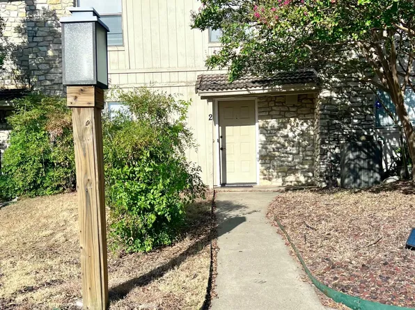 300 Lucy Ln, Horseshoe Bay, TX 78657