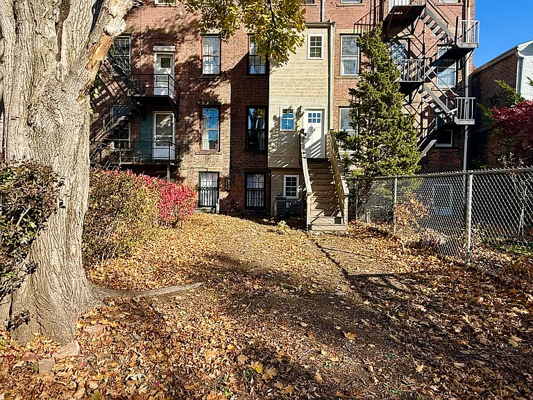 30 Trumbull St — Photo 22