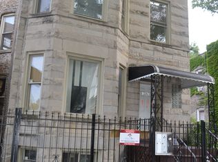 3321 W Beach Ave #2F, Chicago, IL 60651