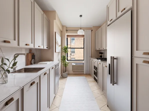 2 Tudor City Place image 5 of 18