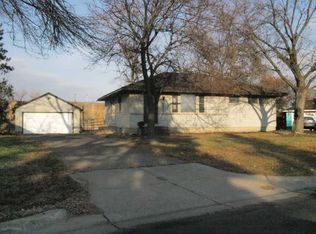 4806 Howe Ln, Brooklyn Center, MN 55429