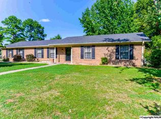 1302 Kathy Ln SW, Decatur, AL 35601
