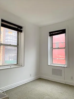 Rented by Dynamik Realty | media 32