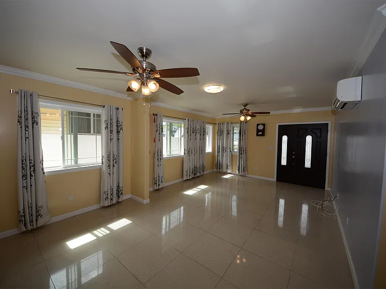 1517 Palolo Ave — Photo 1