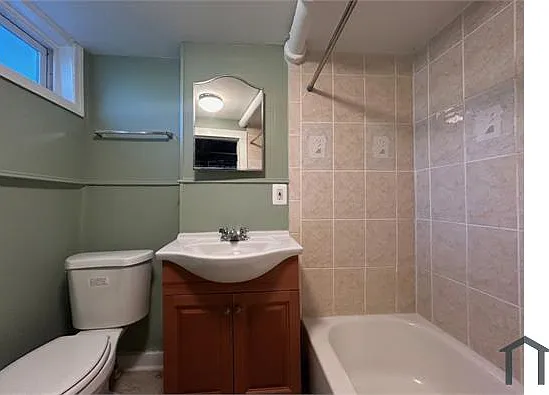 2612 E Federal St — Photo 6