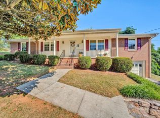 4911 Cave Spring Cir, Roanoke, VA 24018