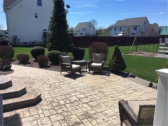 5th image of 2850 Lambert Ct