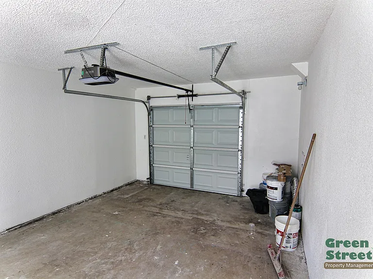 6831 Amherst St — Photo 57