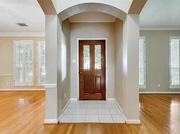 4th image of 4415 Taylor Ln