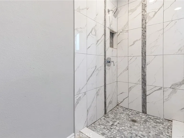 517 N Chalburn Ave — Photo 25