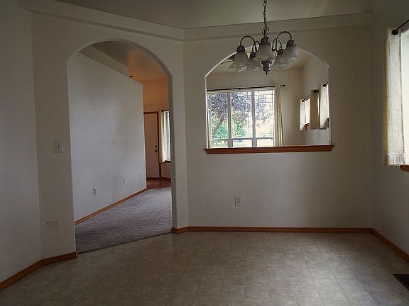 5th image of 9318 N Oak St