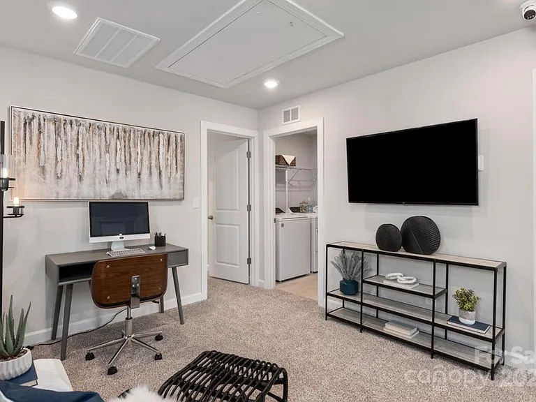 1652 Village Grove Ln — Photo 4