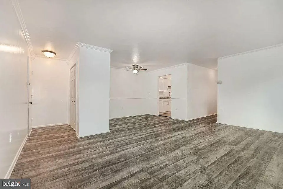 5217 Newton St — Photo 4