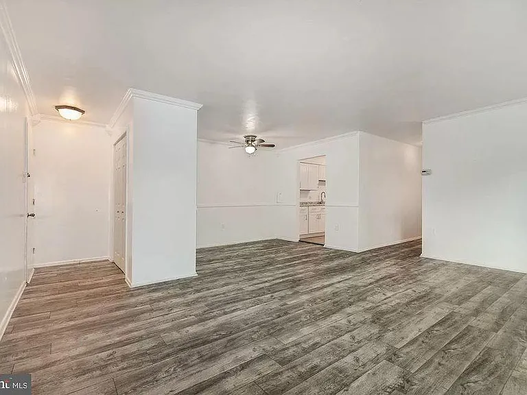 5217 Newton St — Photo 4