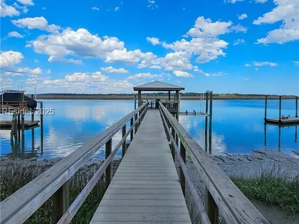 2 Wrights Point Cir, Beaufort, SC 29902