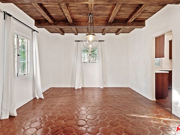 5th image of 1607 Carlyle Ave