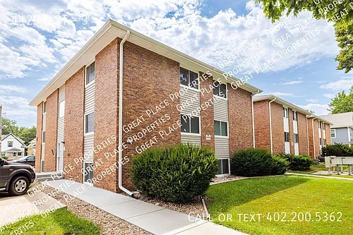 1129 E St Photo 1