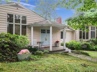 8 Murdock Rd, Scarsdale, NY 10583