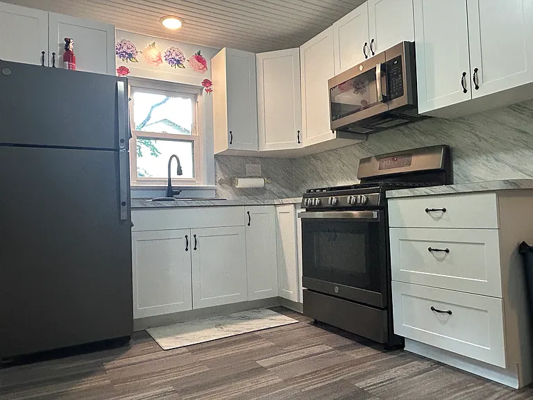 114 Maple Ave — Photo 5