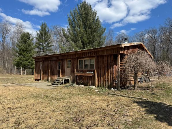 878 S Northwood Rd, Reed City, MI 49677