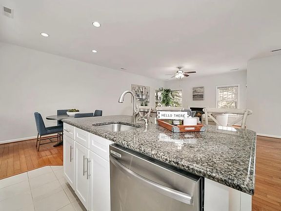 5th image of 672 Heathwalk Mews