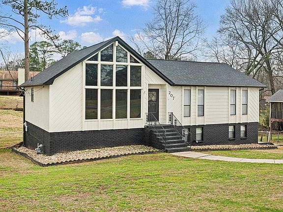 2nd image of 207 11th Pl