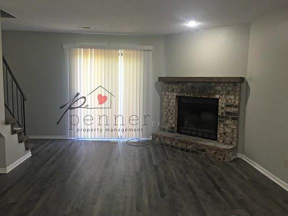 2nd image of 411 NE Highland Ln