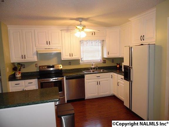 5th image of 102 Mungenast Ln
