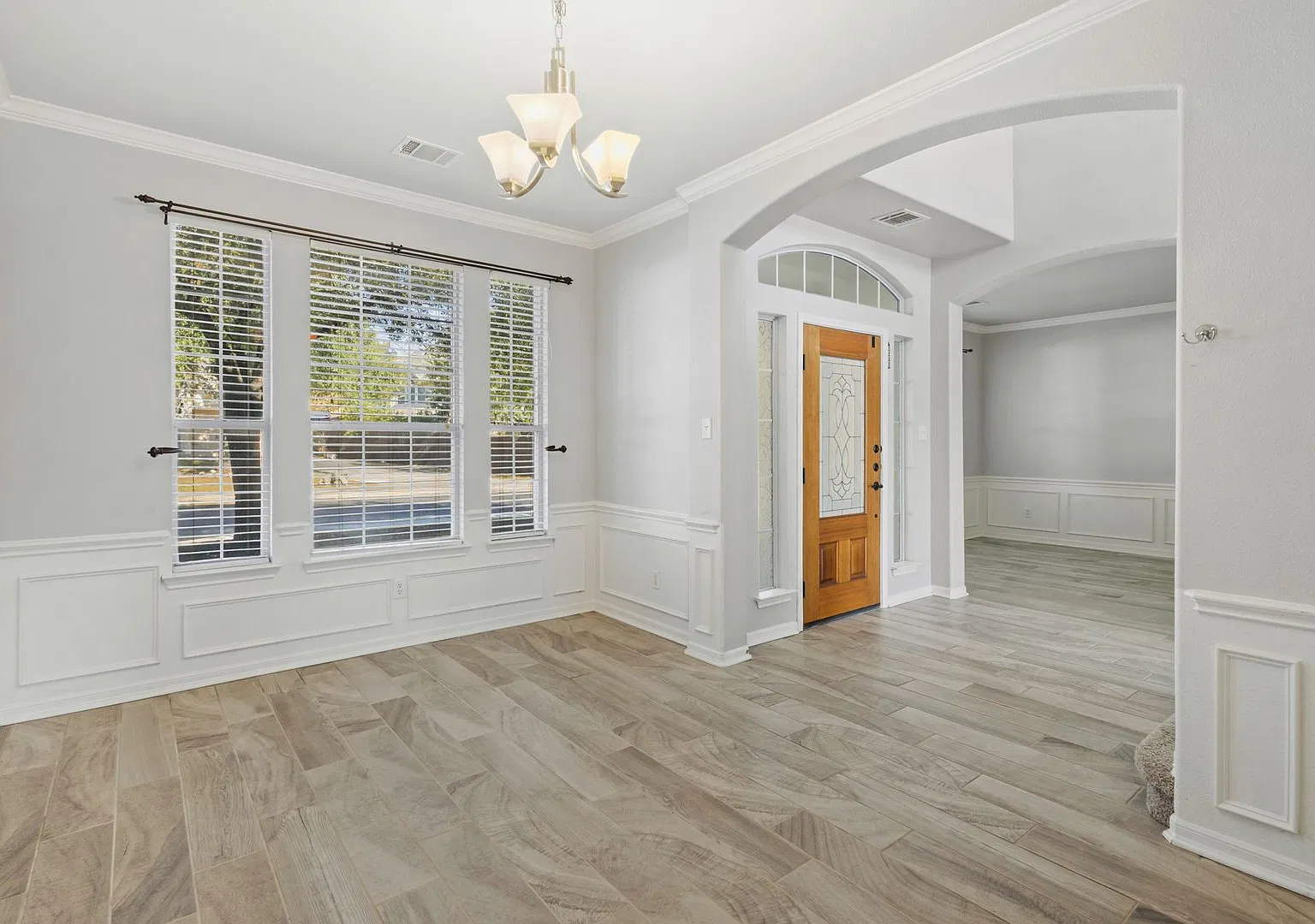 Spacious 4 BR/2.5 bath home zoned for Pieper HS! — Photo 4