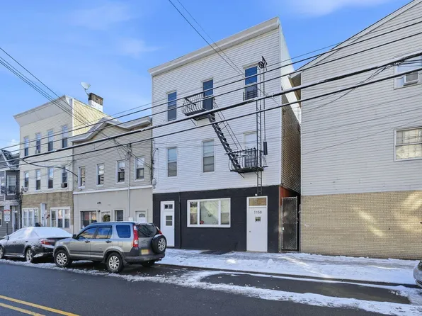 1158 Summit Avenue image 1 of 23