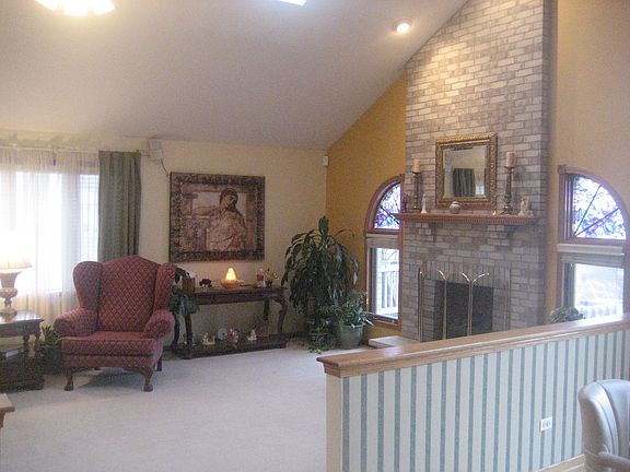 4th image of 8837 Fairfield Ln