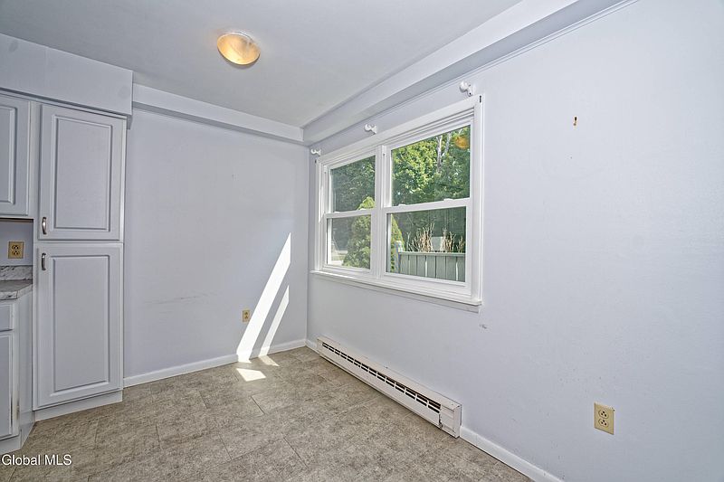 4th image of 41C White Farms Road