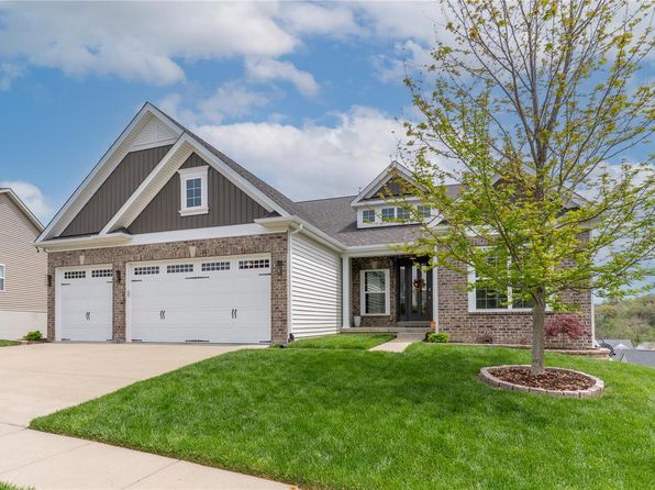 139 Wilmer Valley Dr, Wentzville, MO 63385