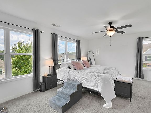 4th image of 2936 Edgemont Ln