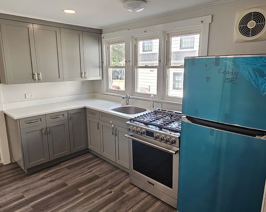 1st image of 102 Lake St