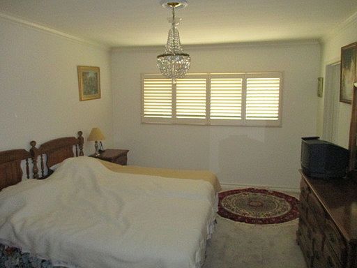 5th image of 16012 Moorpark St Unit 301