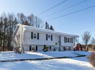 206 Old Stage Rd, Essex, VT 05452