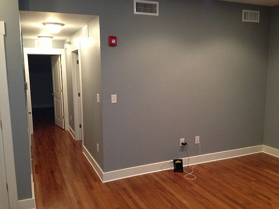 5th image of 703 N Walnut St