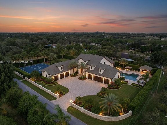 4th image of 25730 SW 153rd Ct